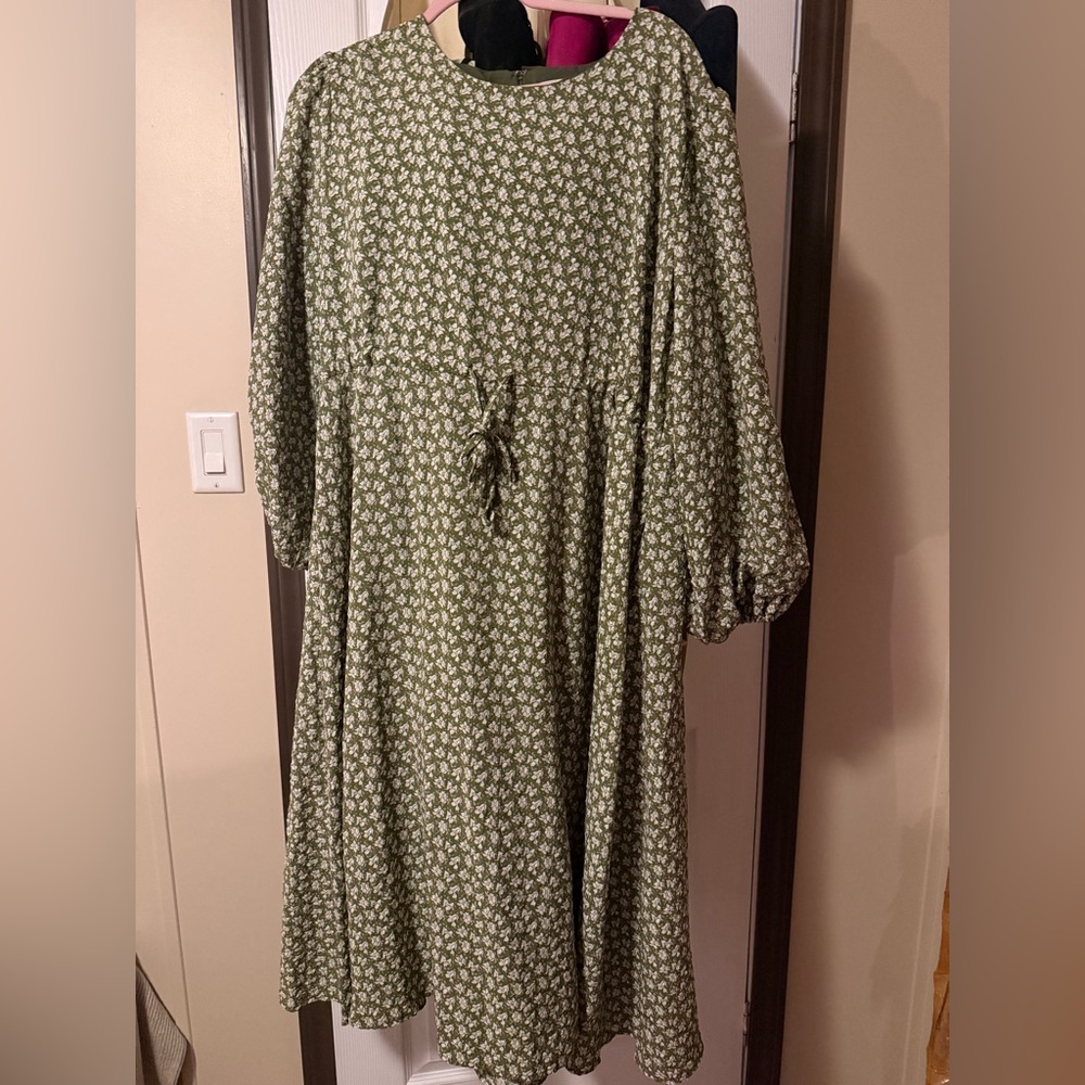 Dainty Jewells Elegant Green Floral Midi Dress